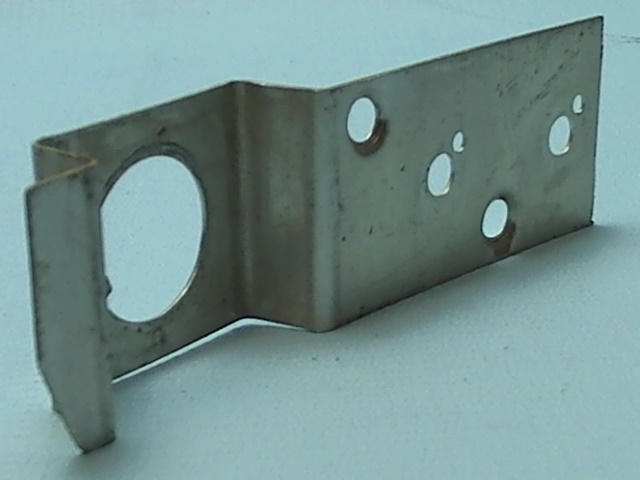 0413480-2 Cessna - BRACKET - IGNITION SWITCH